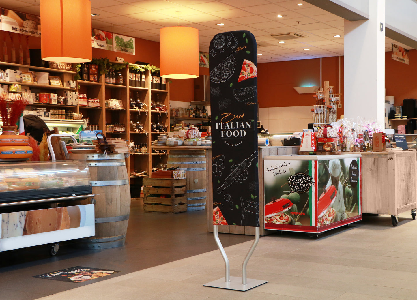 Totem pubblicitario con rivestimento in tessuto